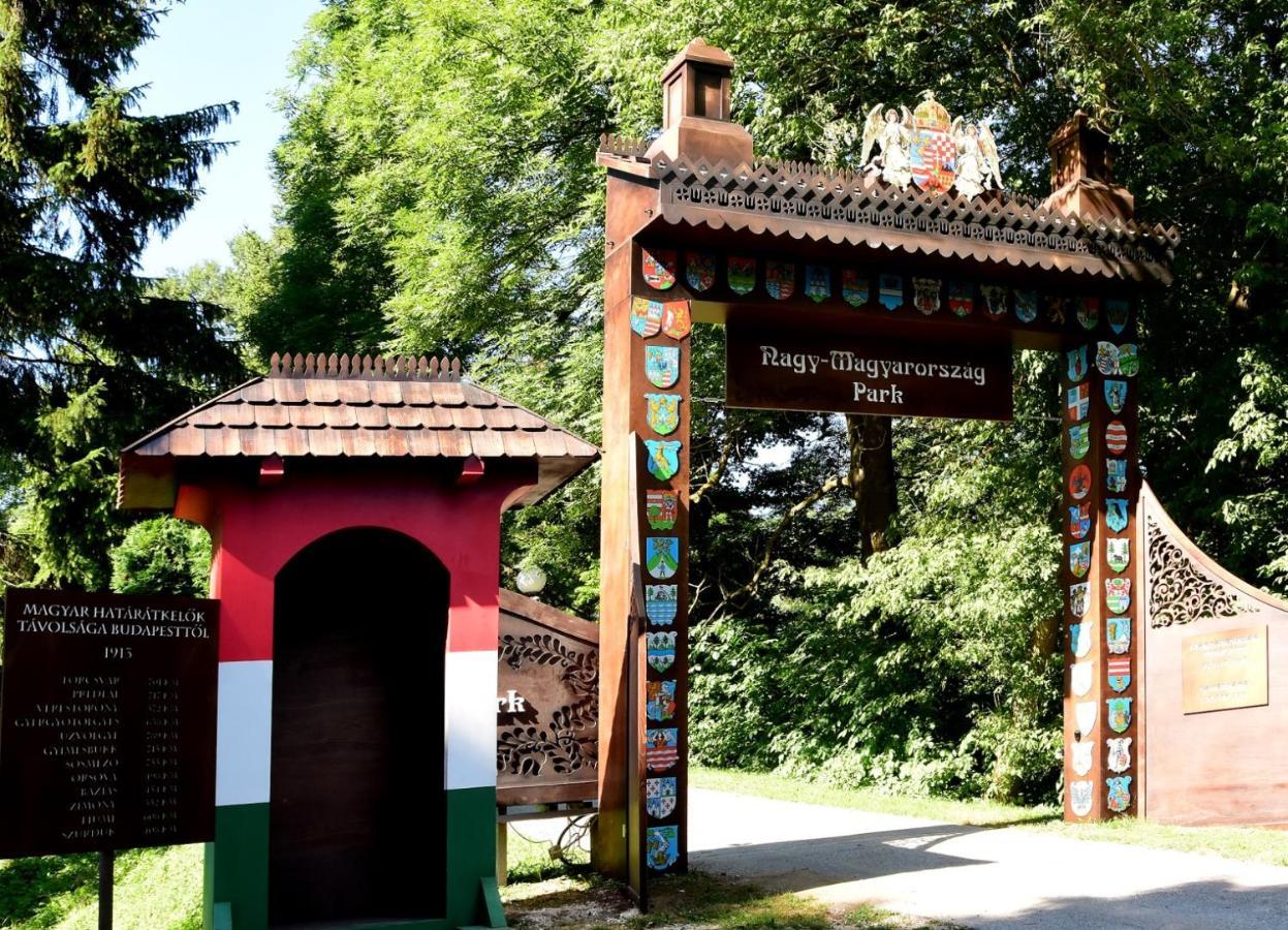 Bed and Breakfast Nagy-Magyarorszag Park Isztimer Экстерьер фото